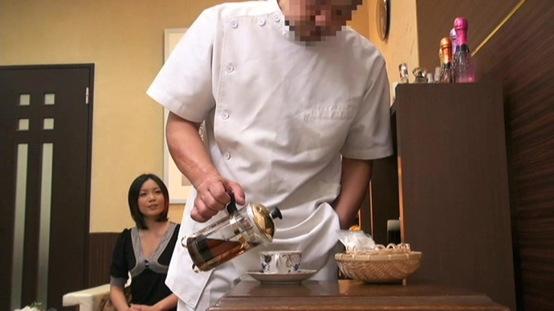 感度が上がる媚薬飲まされ、あっという間にイッてしまう悶絶美熟女オイルマッサージ