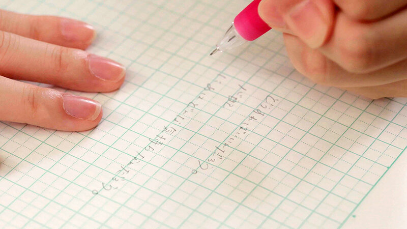 学生時代に好きが溢れ過ぎた一方通行なレズで離れた2人の気持ちは大人になって再会しあの頃の想いをもう一度伝えキスをして好きを感じ合った Nia 小野寺舞Nia（伊東める）・小野寺舞