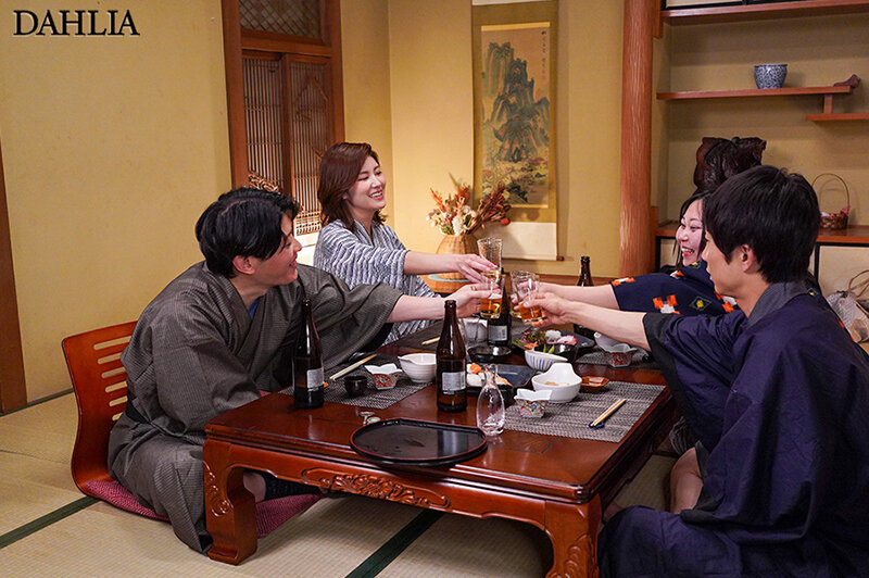 混浴温泉NTR 結婚直前の彼女の親友を孕ませてしまった…。 美乃すずめ美乃すずめ