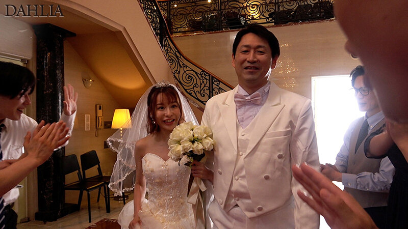 結婚式NTR 新婦が二次会のバチェラ乱交パーティーでヤラレまくっていた記録 入田真綾入田真綾