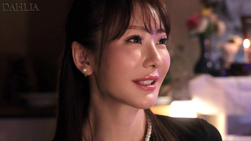 【喪服キメセクNTR】亡くなった旦那の親友と葬式前夜に不謹慎なSEXでチ○ポ狂いの覚醒状態に…気づいたら大乱交になっていました。 小沢菜穂小沢菜穂