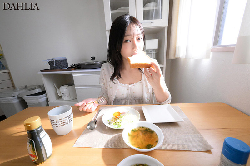 最高の奥さんと、初めてのリアル妊活中出し。緊張ドキドキ密着ハメまくり結婚性活へようこそ！ 三葉ちはる三葉ちはる