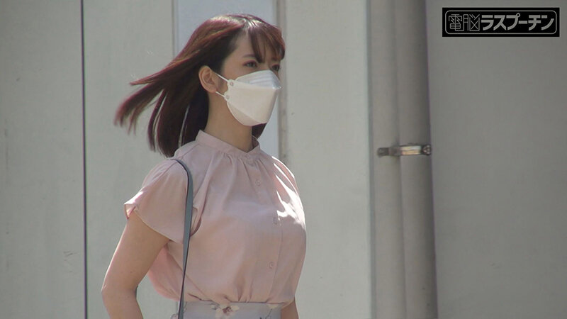 満員電車で前後を挟まれ羽交い絞め強●乳首開発される巨乳美女 小花のん小花のん