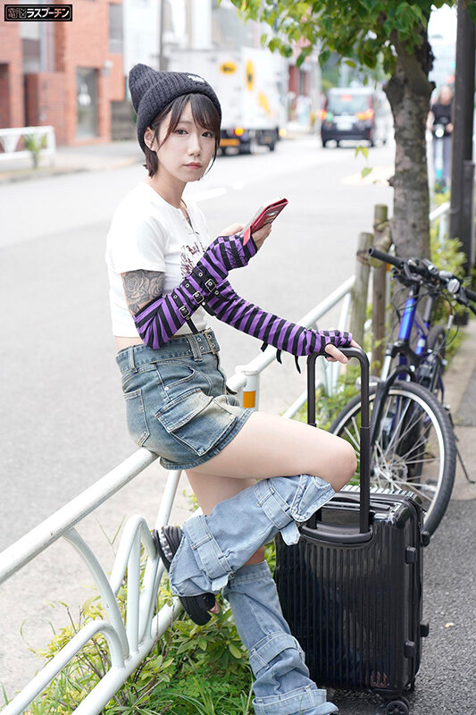 久しぶりに会った姪っ子がタトゥーだらけになってどこぞのバンドマンに種付け妊娠させられていたのでお仕置きSEXで中出ししまくった3日間 柊ゆうき柊ゆうき