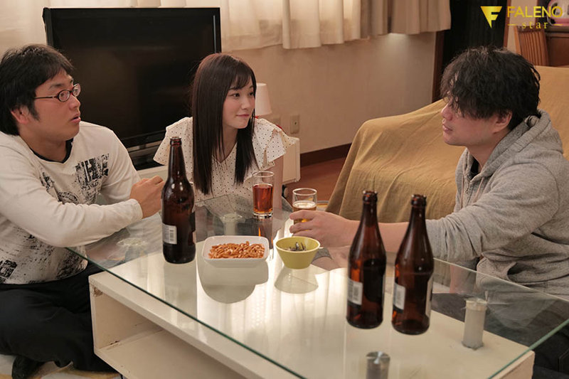 親友の彼女の唇に理性が消えた3日間射精中すらずっとベロキス濃密性交 本田もも本田もも