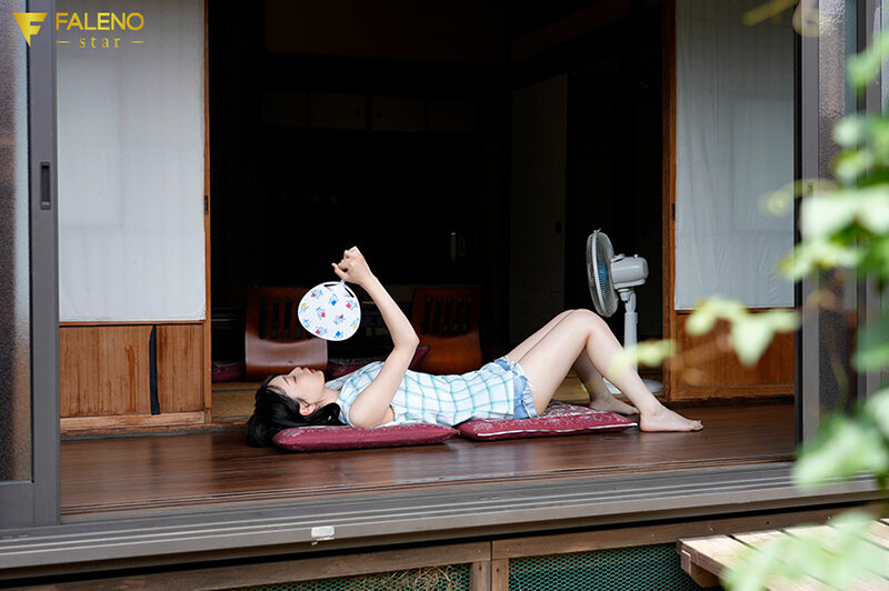 田舎の置屋 小さいころから育った村の男を癒す純朴美少女 時田亜美時田亜美