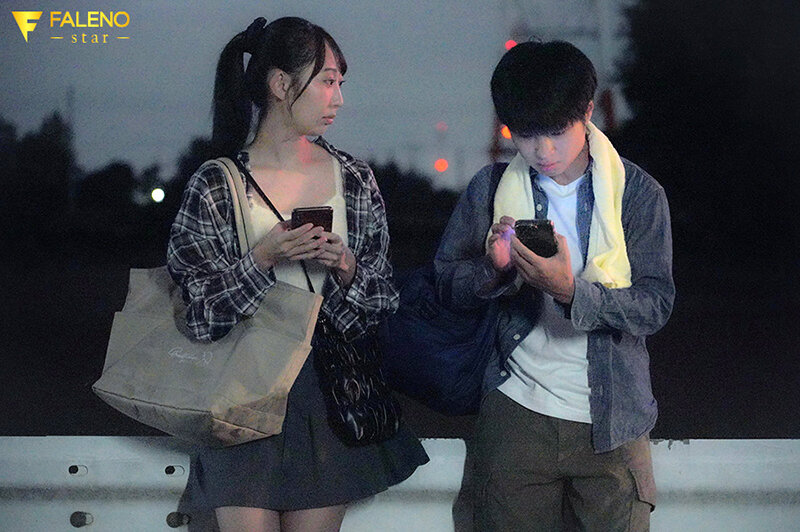 ライブ帰り相部屋筆おろしSEX 見た目通り童貞のバイト先の先輩とSEXの練習したら朝までに10発射精させた 山下紗和山下紗和