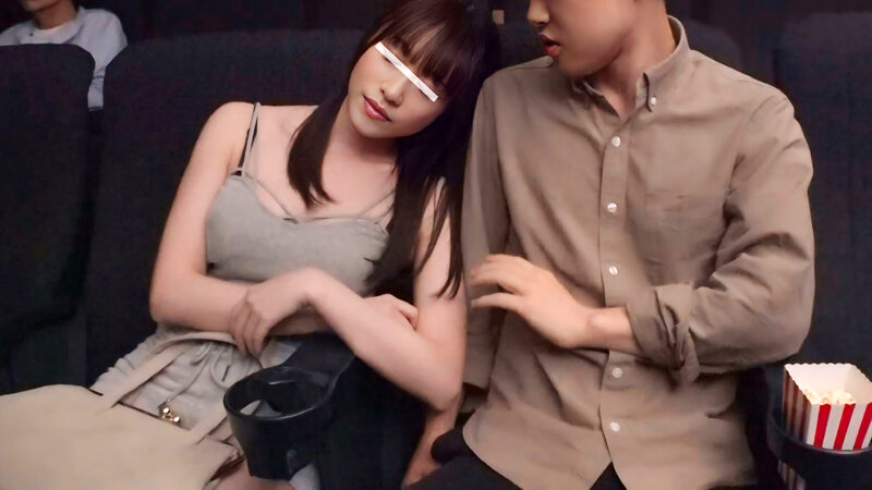 すいてる映画館で隣にスレンダー美女が忍び寄り甘い囁き、上映中バレないようにボクのチ〇ポをいじくり倒してくる！「シぃ～…静かにしてください。他のお客さんに迷惑ですよ」淫乱痴女のサイレントSEXザーメン搾取！ ＃02 ゆうりちゃん