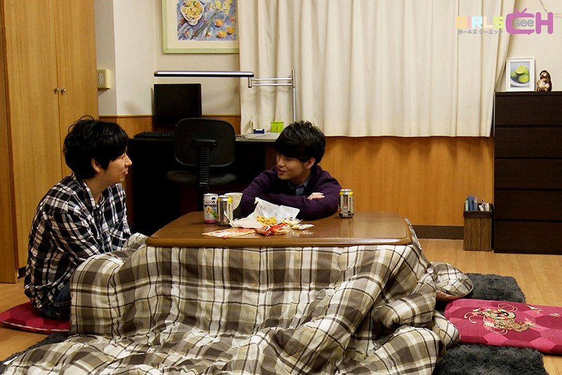 こたつの中でこっそりイジられて熱くなったアソコは我慢できない…婚約者がいるのに実家で寝取られ中出し美咲かんな