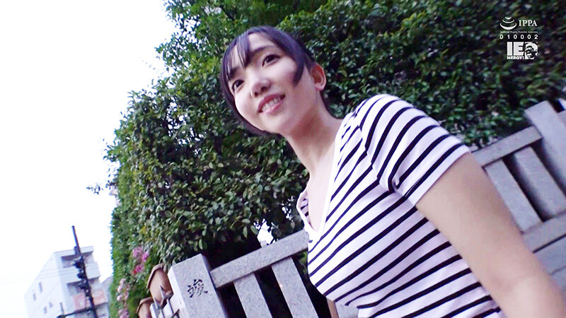 素人女子大生限定！狭いお風呂で密着混浴体験してもらえませんか！？火照る身体！おっぱいポロリ！ウブな女子は恥ずかし過ぎて赤面涙目！あちこち舐めてキレイにしたらそのまま生中出しSEXしちゃいました！ 美咲音美咲音