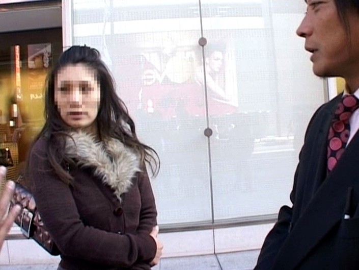 追跡FUCK！！ 続・人妻ナンパ206 ～おしゃれ銀ぶら 有楽町土下座～