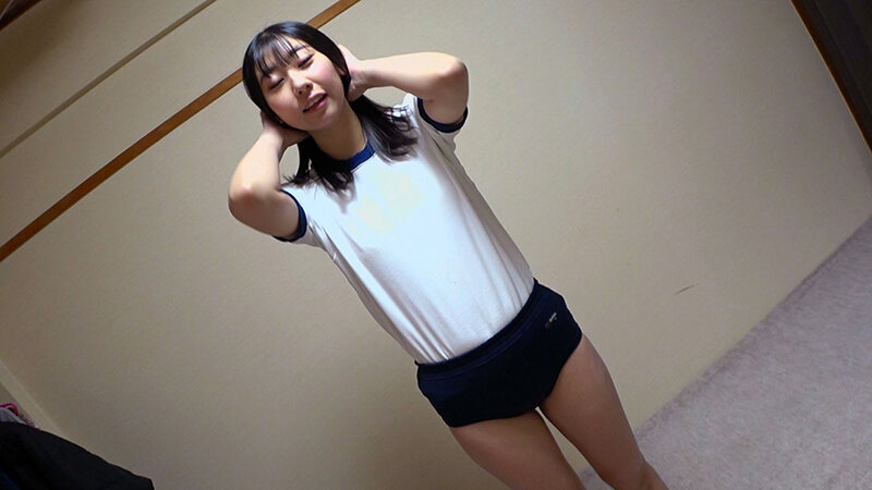 片寄しゅうかムチムチ美尻 神ブルマ 美少女やぽっちゃり娘らにピチピチブルマ＆体操着を着せ、ハミパン、ムレムレワレメを毛穴まで見えるほどの超ドアップ接写！さらに尻コキ、着衣お漏らし放尿やブルマぶっかけ等ブルマ好きに送る完全着衣フェチAV片寄しゅうか