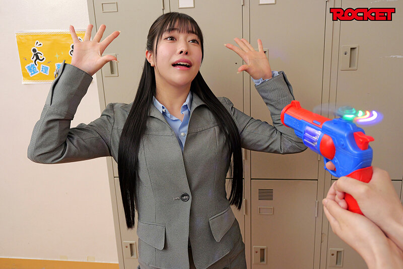 羞恥SEX洗脳 スリングショット水着でトレーニング汐見唯・岬あずさ・豊岡さつき