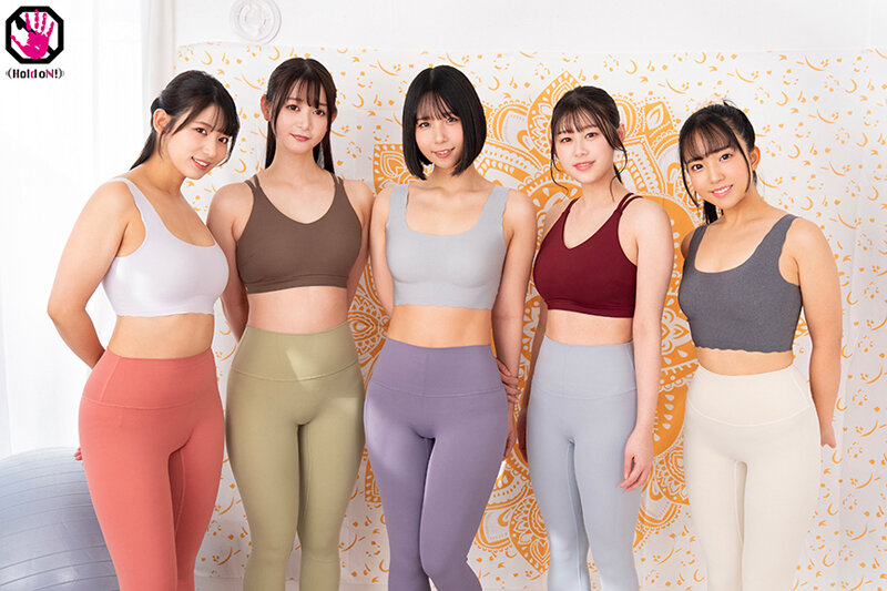 ヨガ体験教室の生徒で男は僕だけ…エロ目的での参加だと誤解されてはいけないと思えば思う程、美人インストラクターの突き出した美尻を見てチ●ポが反応してしまう…。下腹部の膨らみを見つかった僕は、体験コースには含まれていない集団エロレッスンに身を委ねてみる…（2）静河・美咲音・千石もなか