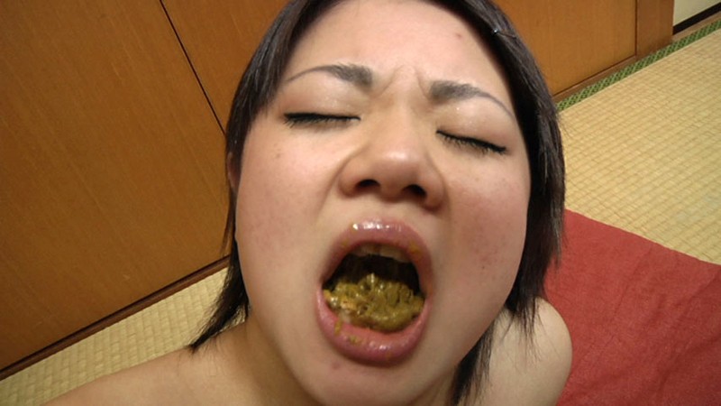 糞を膣に詰め込んで、オナニー