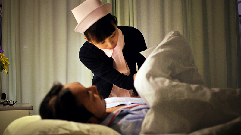 夜勤の熟女看護師 欲求不満おばさんナースはカッチカチ勃起チ〇コで夜中に発情！！特選01