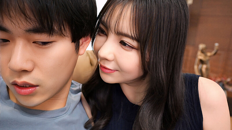 可愛いけどマグロで全然感じない僕の彼女…その母親は全身が性感帯の絶倫女性 何もしてくれない娘に不満を抱える俺に「女はね、感じさせてこそ感じるの」と全身で教えてくれた ？絡みつく舌、離れない腰、ずっと中で求められた夜？吉澤友貴吉澤友貴