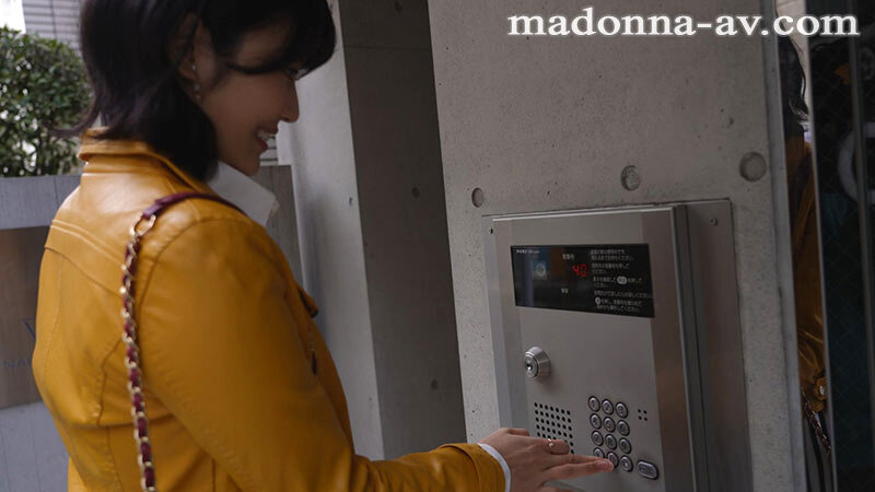 衝撃の略奪『寝取り』痴女ドキュメンタリー！！ これから新婚M男クンの愛の巣に潜入して、夫婦の愛をぶち壊しに行ってきます―。 神宮寺ナオ神宮寺ナオ