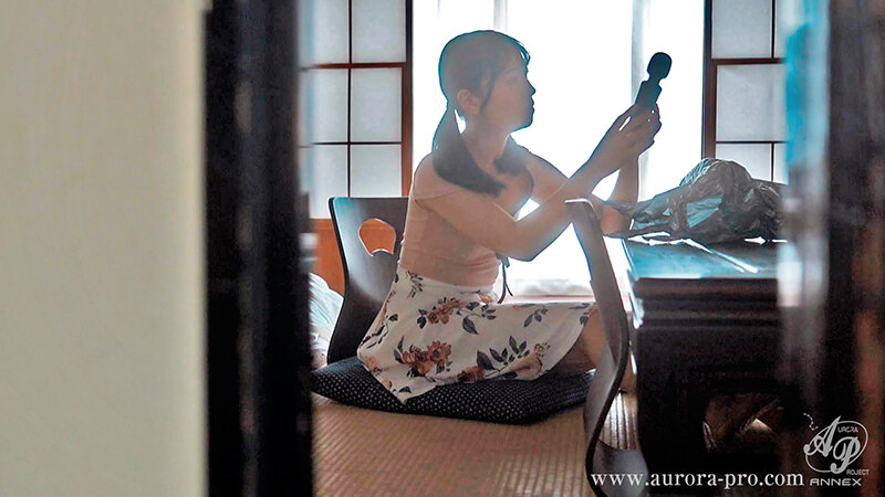 「わたしを孕ませて…おじちゃん…」 膨らみ始めた乳房を叔父達に悪戯されて…淫乱中出し孕ませ懐妊 中年チ〇ポ偏愛女学生 帰省してきた姪っ子の美乳 南見つばさ南見つばさ