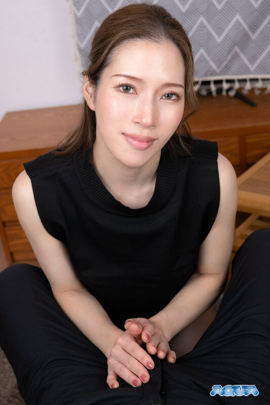 【VR】旦那の精子じゃ妊娠できないから初めて会った男を誘惑して他人棒妊活 二宮和香二宮和香