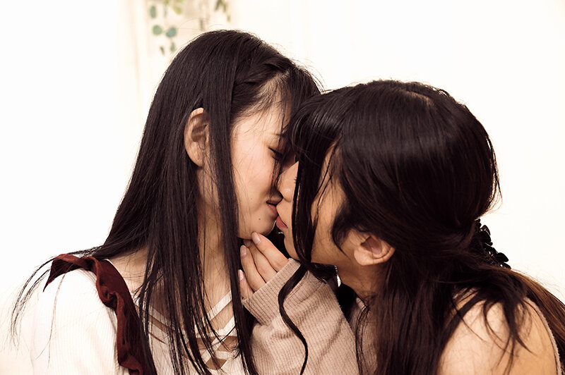 ニューハーフ素人逆ナンパ！チ〇コ見なければ絶対気づかない！！10人4時間中出し！！