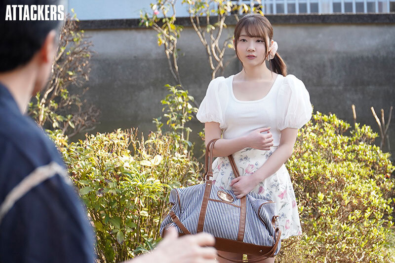 「オジサン、ただいま」処女を奪ったエマちゃんが10年ぶりに帰ってきた。 二葉エマ二葉エマ