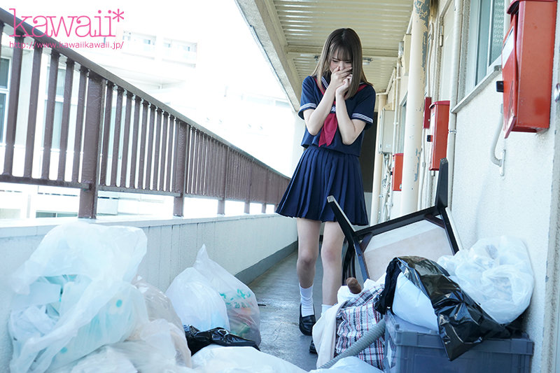 隣人のゴミ部屋で異臭中年おやじに抜かずの連撃中出し32発で孕まされた制服女子の末路… 松本いちか松本いちか