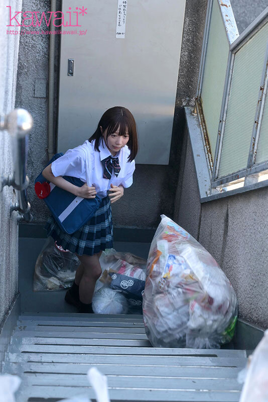 隣人のゴミ部屋で異臭巨漢おやじに監禁調教…抜かずの連撃中出し種付けプレス43発で孕まされた制服女子の末路… 日向由奈日向由奈