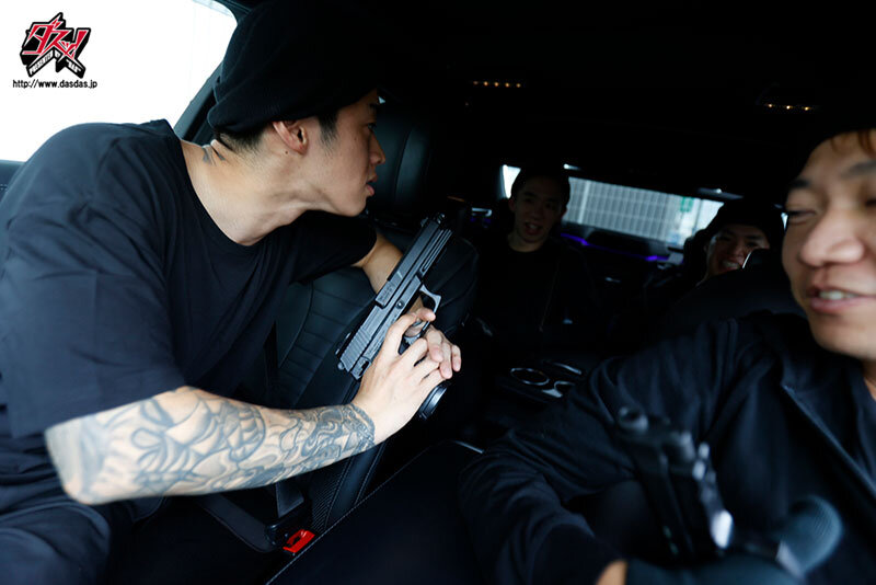 誰もが羨むボクの巨乳妻に理性を失った銀行強盗は一日中イラマ輪●し続けた。 都月るいさ都月るいさ