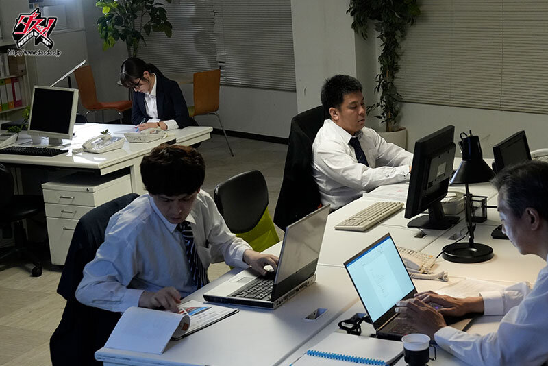 ストレスで限界超えた社畜の性処理ターゲット。狂気的ザーメン漬けで堕ちた地味OL巨乳肉便器 五日市芽依五日市芽依