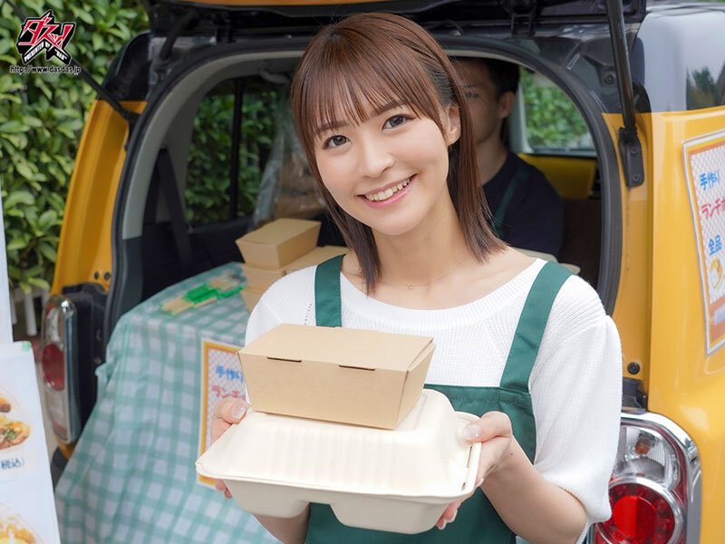 一緒に上京してきた可愛い彼女は俺のために絶倫権力おじさんに種付けセックスされていた。 東條なつ東條なつ