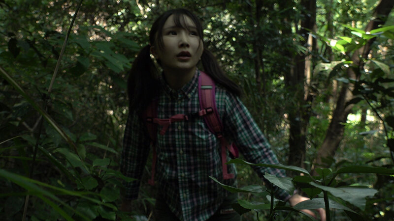 欲望の森 まいごの全裸少女を森で見つけて性欲が抑えられない 由良かな由良かな