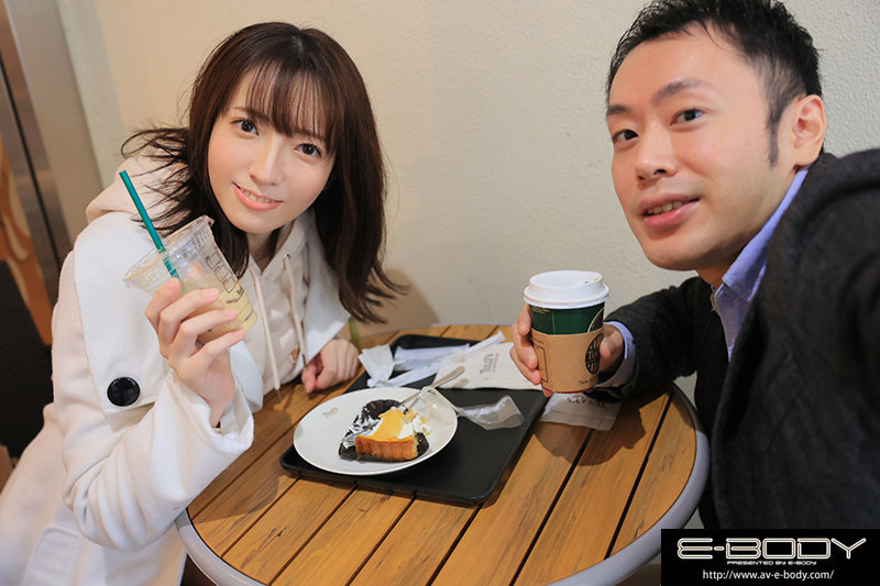 初めて出来た彼女を脱がしたら…着衣から想像できない物凄い色白美巨乳 大興奮の僕は性欲尽きるまでハメまくった 小花のん小花のん