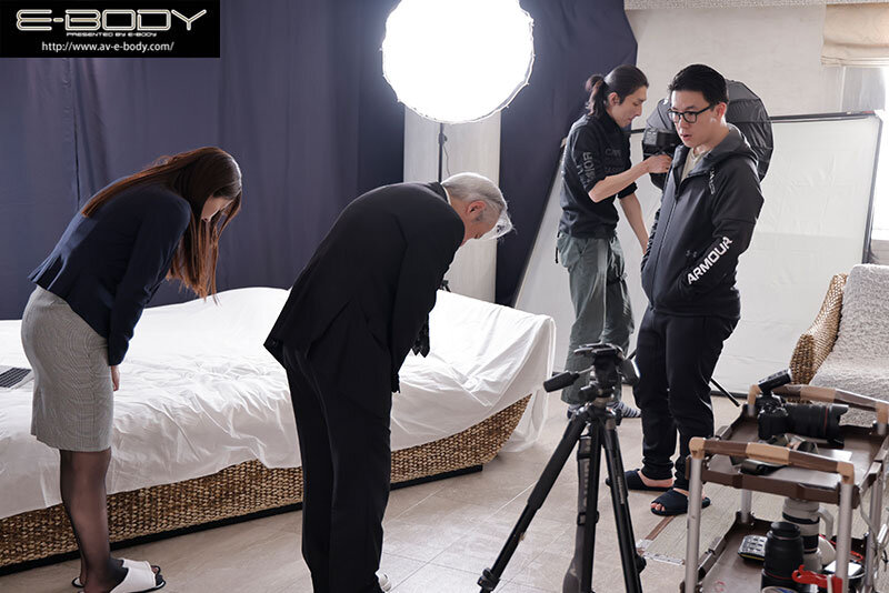 ヌードモデル代行NTR スタイル抜群の若妻は撮影の度に羞恥心が快感へと変わってしまい… 宮本留衣宮本留衣