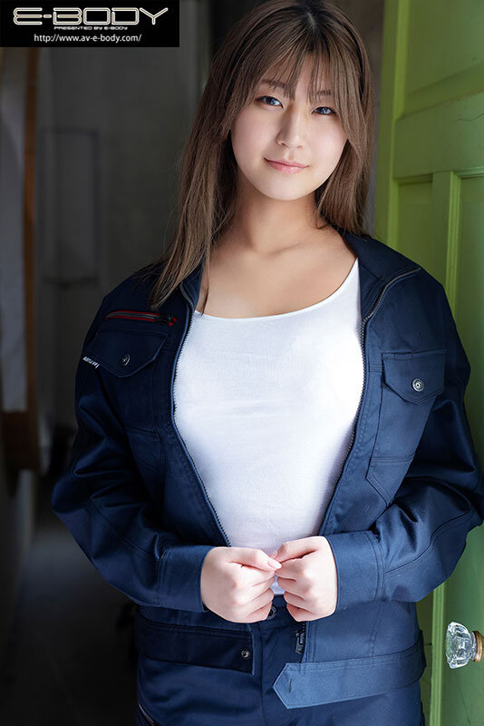 作業着で隠していた健康的グラマラスボディ 隠れGcupドボジョのむっつり肉弾性交 佐山由依 AVデビュー佐山由依