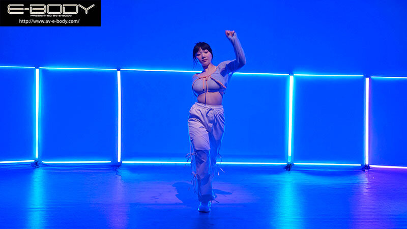 「やわ肉×筋肉」まさかの融合！実は全国クラスのダンサー 食べ盛り愛嬌ボディ女子大生は踊るたびにH乳が揺れ飛ぶAVデビュー 山本ことね山本ことね