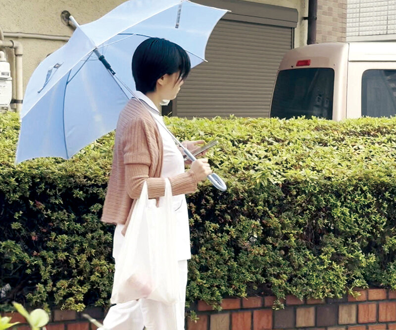 ［閲覧注意］輪●レ●プ映像 ノーカット無編集「婦女強●犯罪記録」 看護師新婚妻強●種付け姦淫！ クロロホルムとスタンガンで昏●、媚薬で瞳孔散大 マワされ激しく暴れ抵抗するも淫薬でガンギマリ女体は硬直し性処理中出し肉人形と化すも子宮は開花し無惨に… 奈津野こはく奈津野こはく