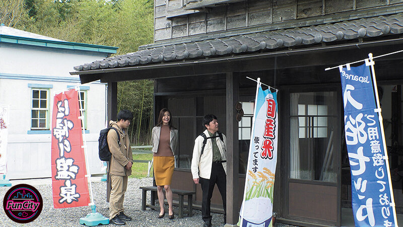 筆おろし温泉ソープ 親父が再婚して― Gカップ巨乳の義母さんができた。家族旅行で僕が童貞だとわかると淫乱な義母さんに狙われて… 葵百合香葵百合香