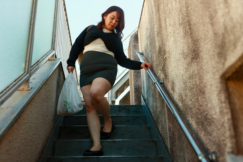 アパートの隣に住むムッチリすけべな五十路妻 豊永映美豊永映美