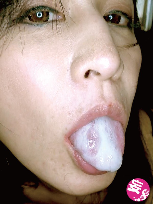 す…すごすぎる潮吹き！子作りOKの美貌熟女！息子より年下と中出しアヘ堕ち体験「まだ妊娠できるから…」夕子