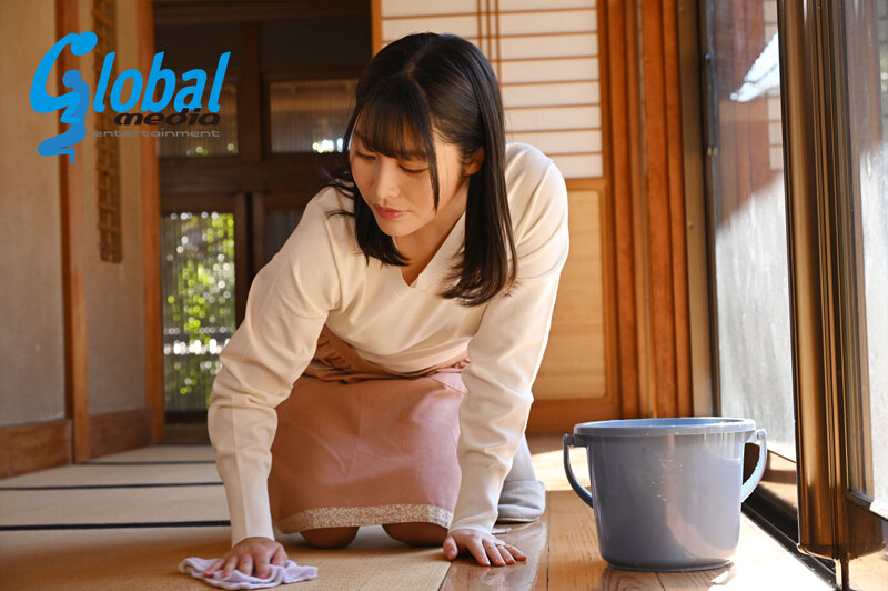 緊縛調教妻 遺産目的で裕福な家に嫁いだ妻が知った異常快楽。夫よりも義父の縄に溺れていく厳しい調教の日々… 春原未来春原未来