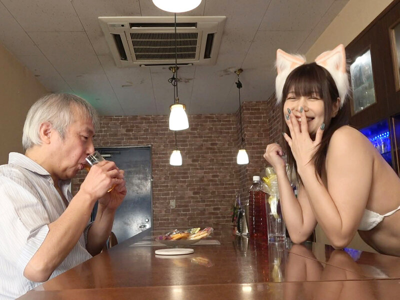 第1回みんな乳首とナマが好き！！紺野ひかるが生贄M男をひたすら乳首こねくり＆射精チ○ポをお掃除おマ○コしちゃうナマ痴女ガールズバー 紺野ひかる紺野ひかる