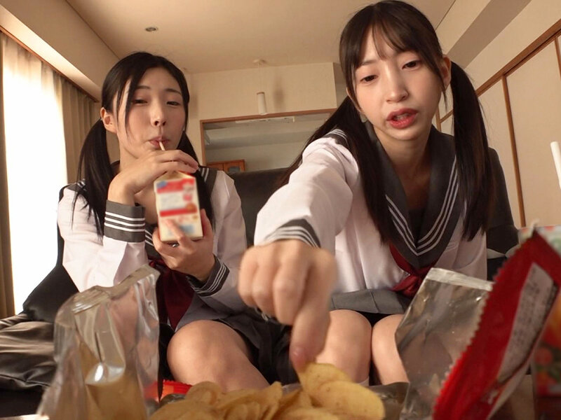 妹が友達を連れてウチに泊まりにきた！両親が居ない間によだれ飲まされ続け、モノの見事にM堕ちメスイキまでさせられてしまった 皆月ひかる/冬愛ことね皆月ひかる・冬愛ことね