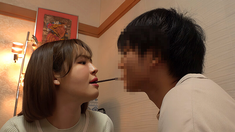 絶対にヒミツだからね？終電を逃した巨乳妻を男友達の部屋へとご招待！！ ちょっとエッチな王様ゲームをしたらノリノリになり旦那のことを忘れちゃって…百永さりな・千鶴えま・鈴木さとみ