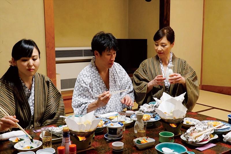 嫁の母 妻よりもお義母さんがイイんです！！ 嫁には絶対に言えない禁断の中出し交尾大宮涼香・中本美香・風間ゆみ