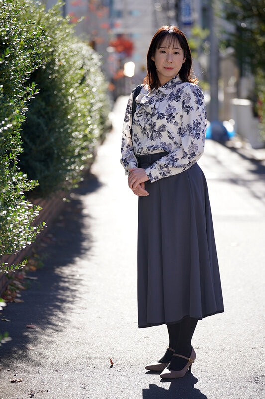 大量ぶっかけ志願 白く汚されたい変態素人妻 ゆかさん