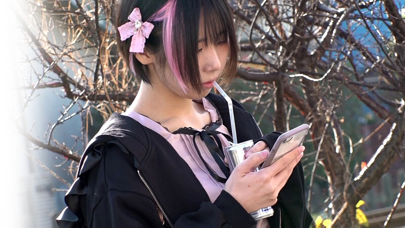 地雷系家出少女×絶倫デカチン男 SNSで見つけた病みカワ娘を欲望のままに犯しまくった性交記録 千石もなか千石もなか