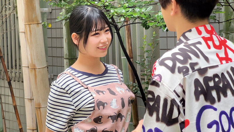 カフェ店員真正中出しナンパ！休憩中のエプロン姿が可愛い素人娘を無茶して口説いて「オーダー！中出しフラ○チーノww」キツキツおま○こに即ズボ生ハメ生中出しSEX！【6人収録全員看板娘編】