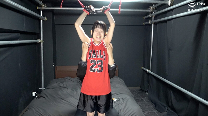 「【くすぐり】バスケユニフォームの柚乃ちゃんをバンザイ拘束でくすぐりまくり！」わかしラボWAKA-082 牧河柚乃 3牧河柚乃