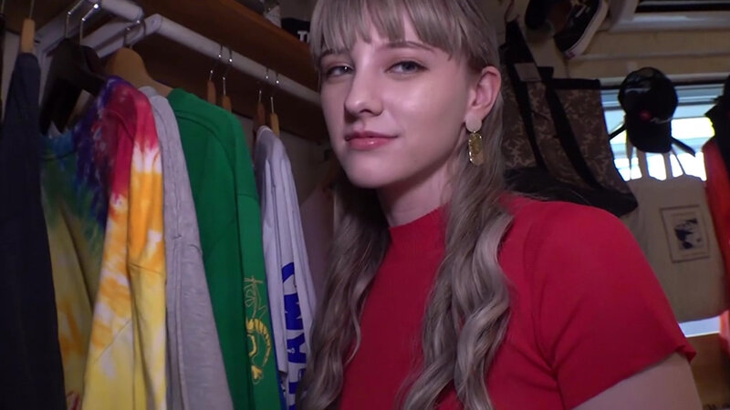 「個室だから大丈夫」個人ショップで逆ナンしてきた甘トロ痴女に声ガマンさせられながら乳首を犯●れちゃった僕。 メロディー・雛・マークスメロディー・雛・マークス